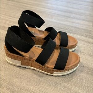 STEVE MADDEN Platform Sandals
